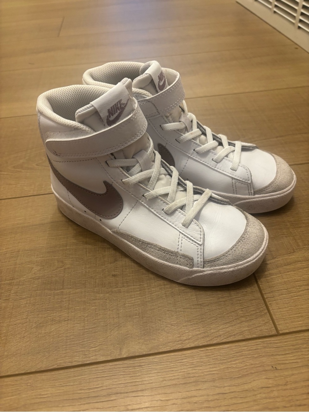 Nike Kids White High-Top Sneakers with dusty purple Swoosh